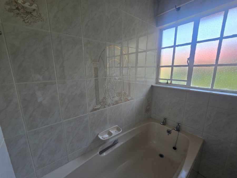 4 Bedroom Property for Sale in Heuwelsig Free State